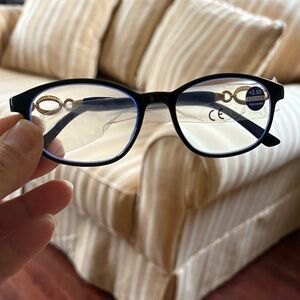 Stylish Black and Gold Reading Glasses 2.50